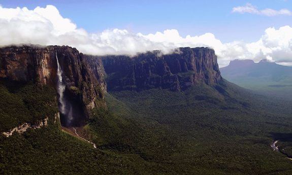 El Salto Àngel, la caída de agua más alta del mundo… ¿Debería llamarse Salto Cardona Puig?.